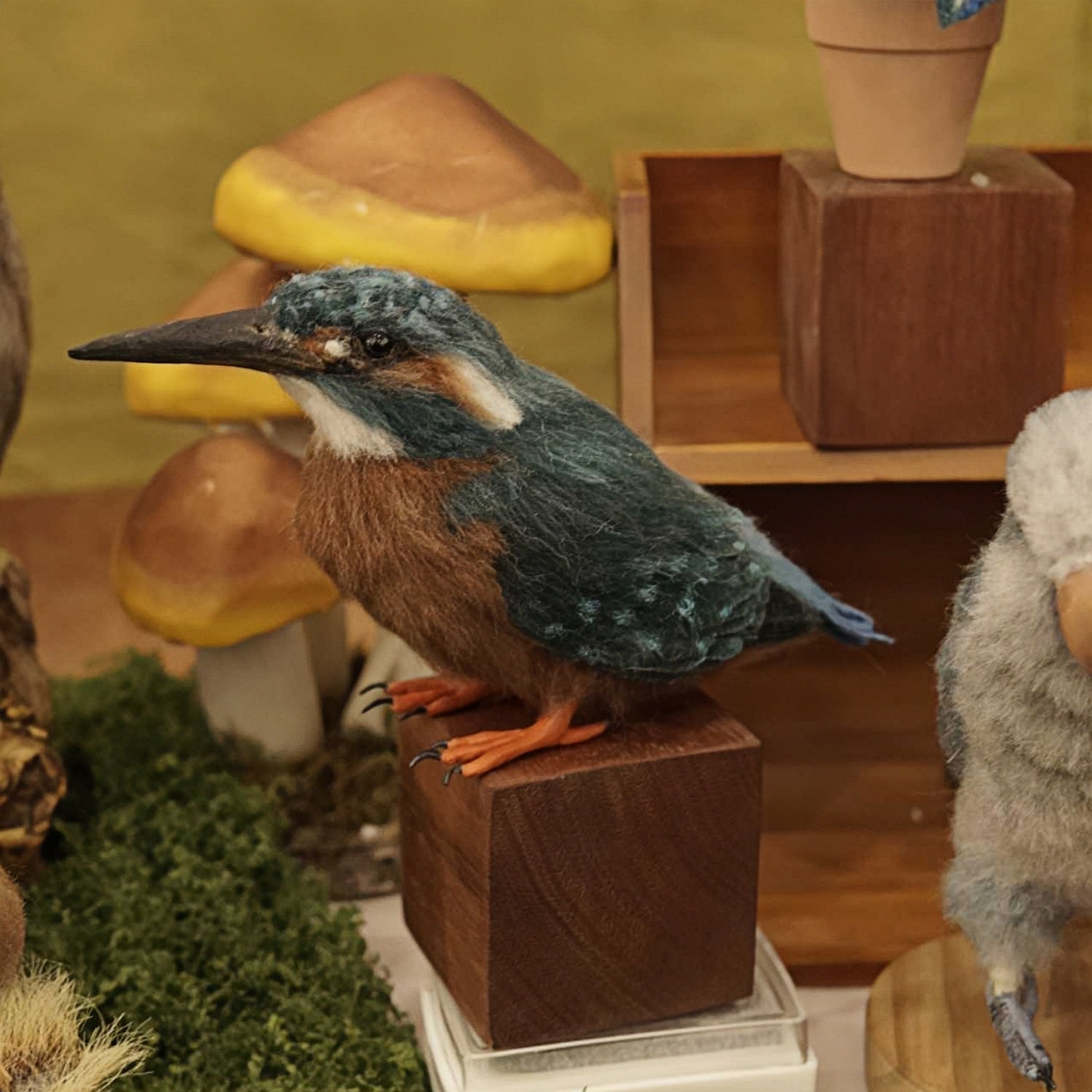 Custom needle-felted parrot replica image 5